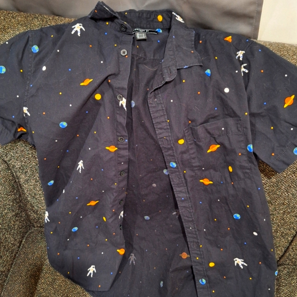 Forever 21 size adult small button up short sleeve casual shirt space theme